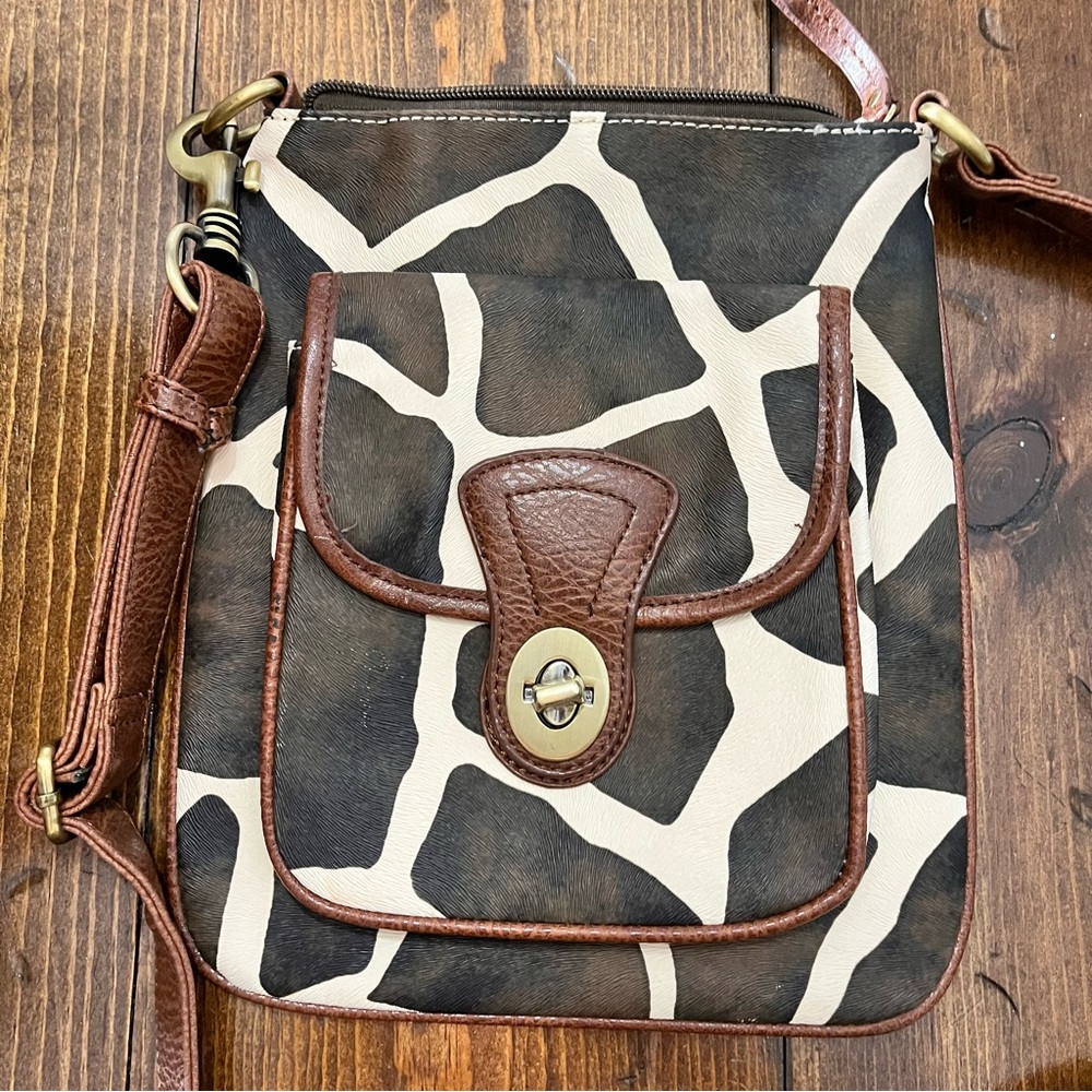 Giraffe print crossbody bag purse classic style goes with everything - Picture 3 of 5